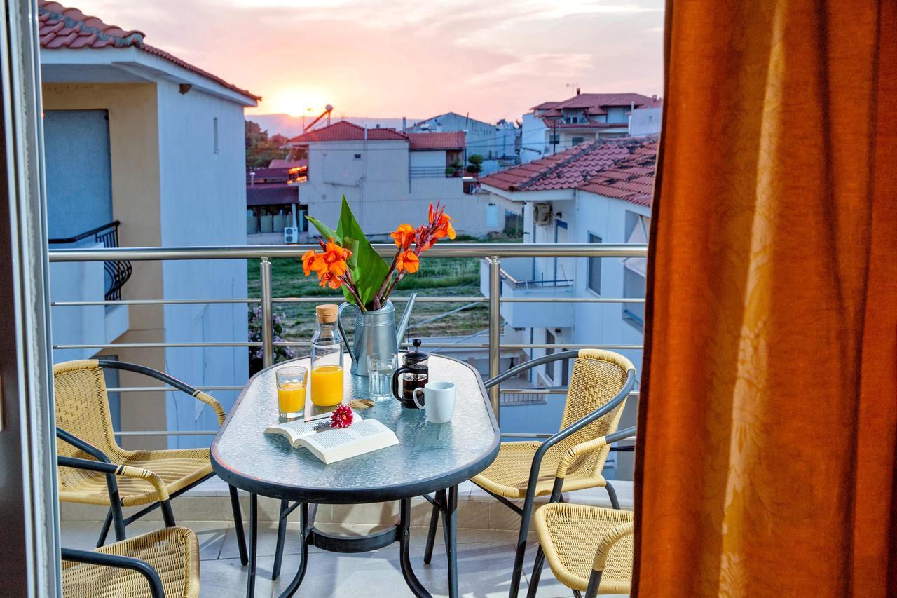 Golden Suites Ofrínion Exteriér fotografie
