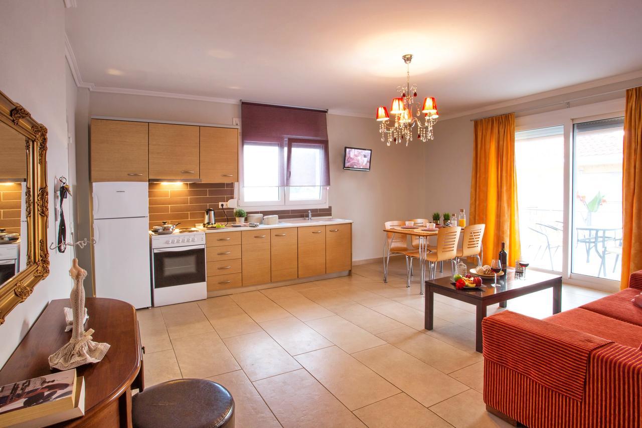 Golden Suites Ofrínion Exteriér fotografie