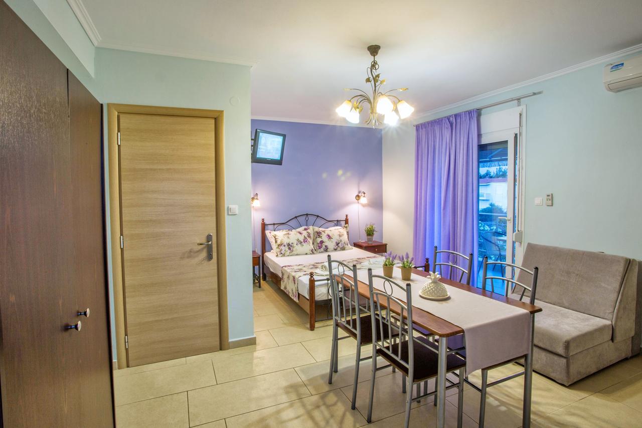 Golden Suites Ofrínion Exteriér fotografie
