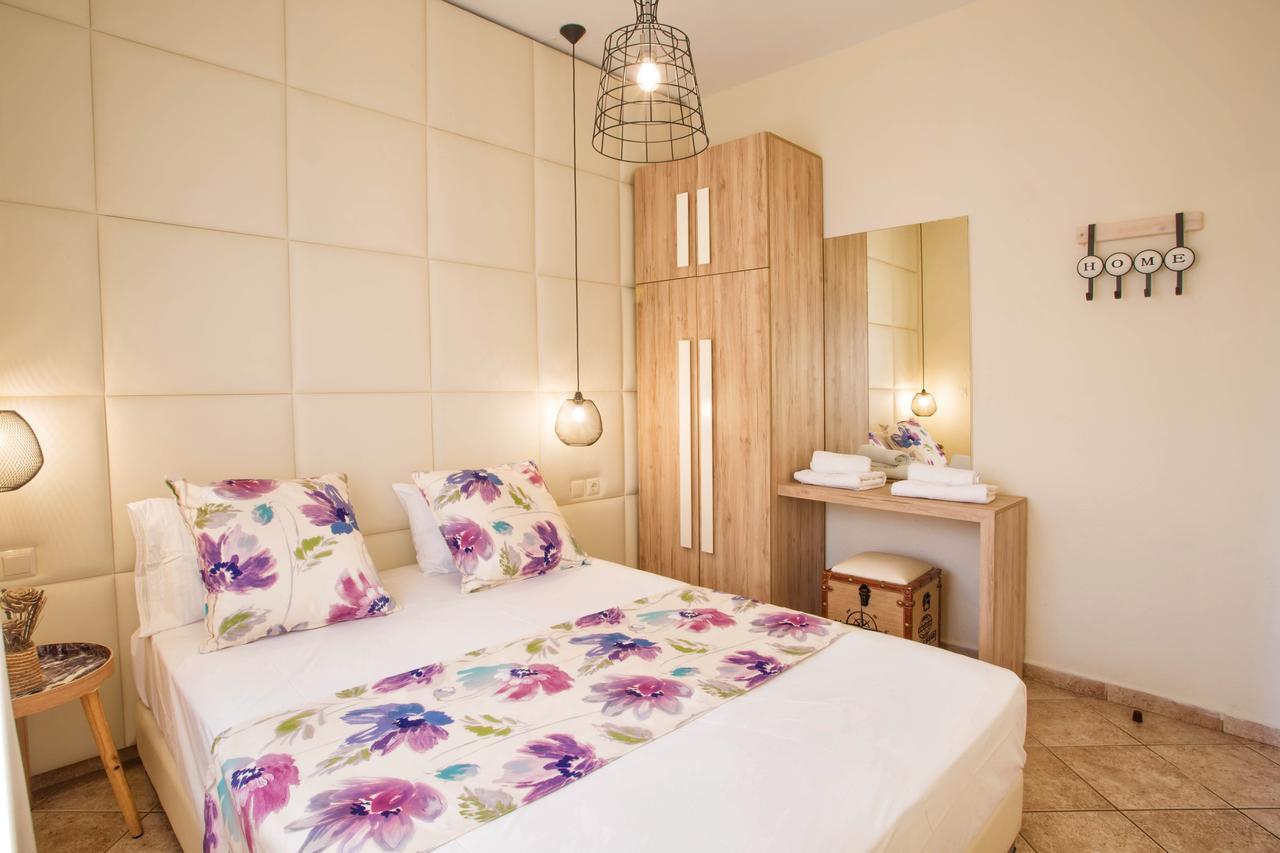 Golden Suites Ofrínion Exteriér fotografie
