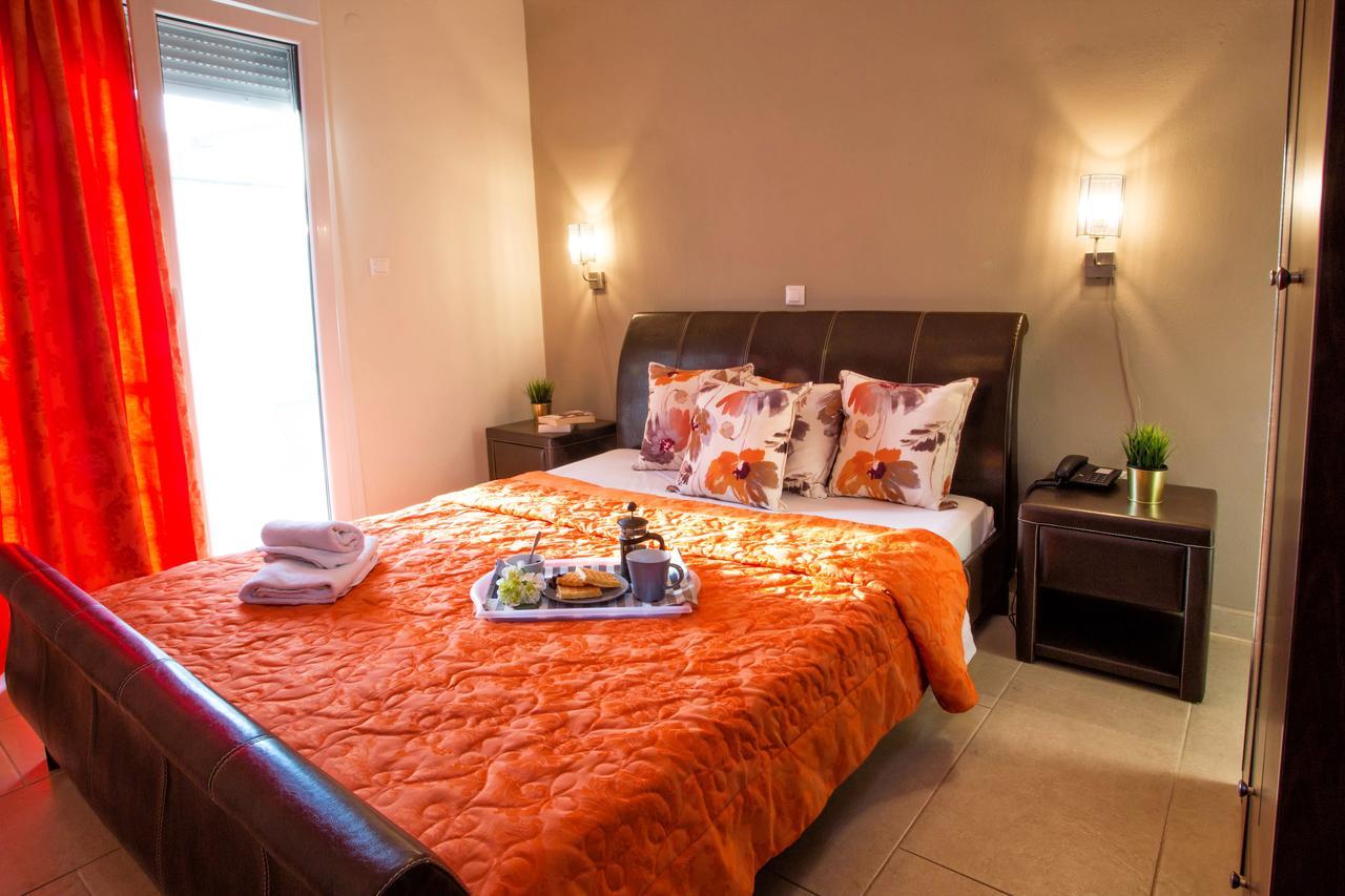 Golden Suites Ofrínion Exteriér fotografie